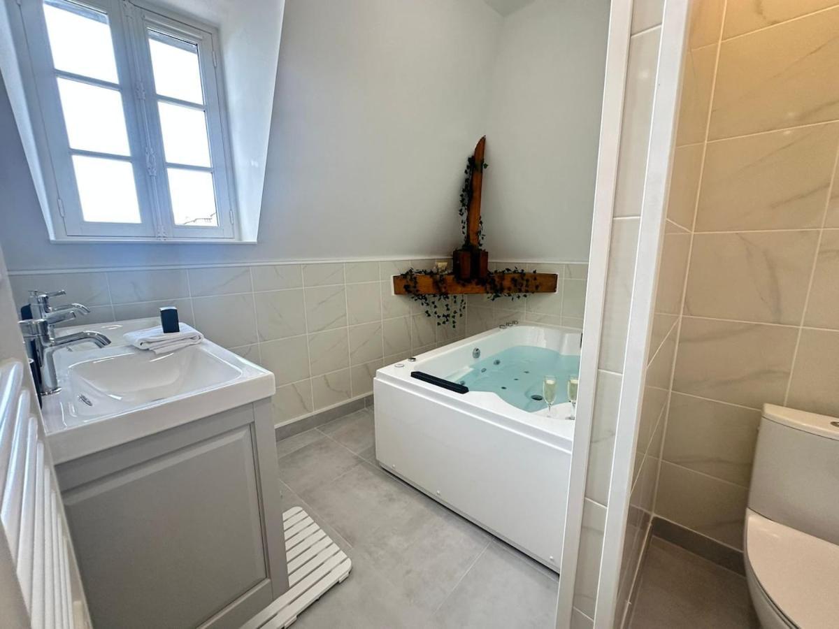 S Bayleved'Air Duplex Vue Chateau, Balneo Et Sauna Sedan Zewnętrze zdjęcie